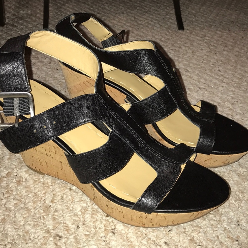 Nine West Sz 8.5 Stunning Platform Leather Wedges